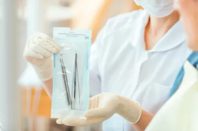 歯科における滅菌パックの使い回しリスクと経営判断